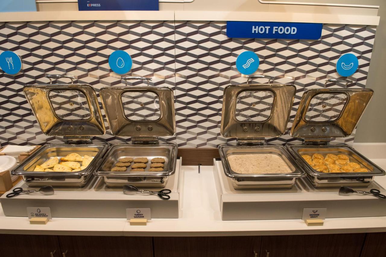 Holiday Inn Express & Suites - Louisville N - Jeffersonville By Ihg Dış mekan fotoğraf